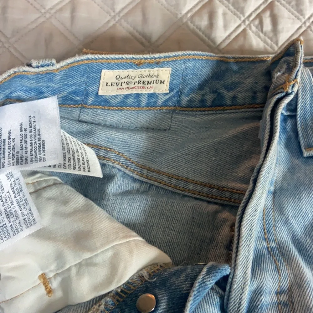 LEVIS - Picture 3 of 3